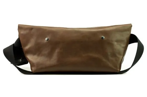 メッセンジャーバッグ (M)/BROWN-FAS