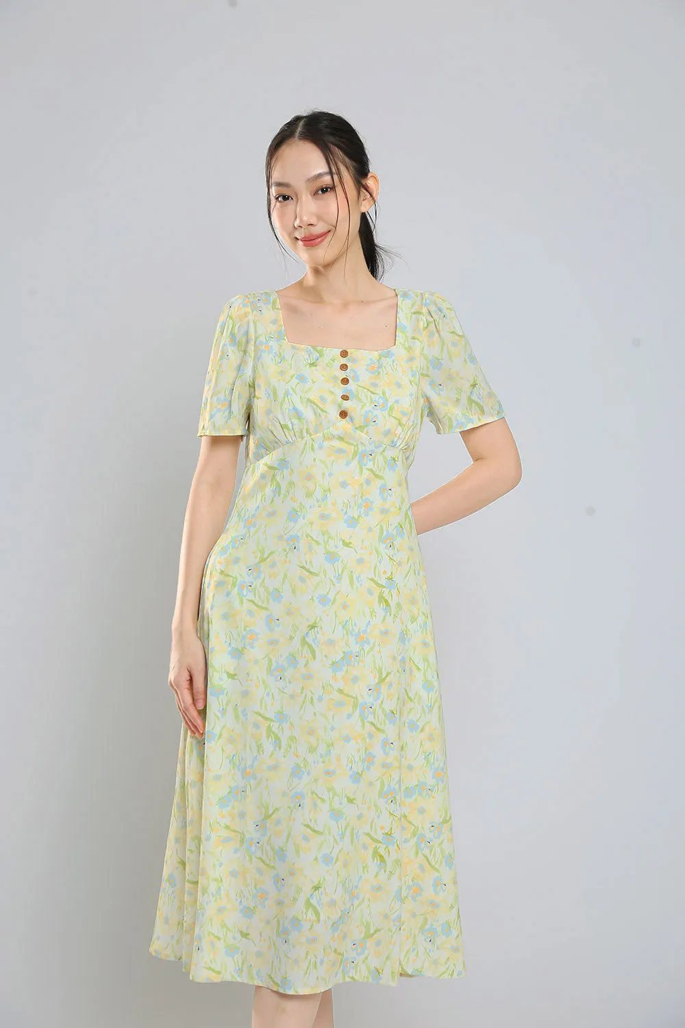 Belunna Maxi Dress in Light Yellow Floral