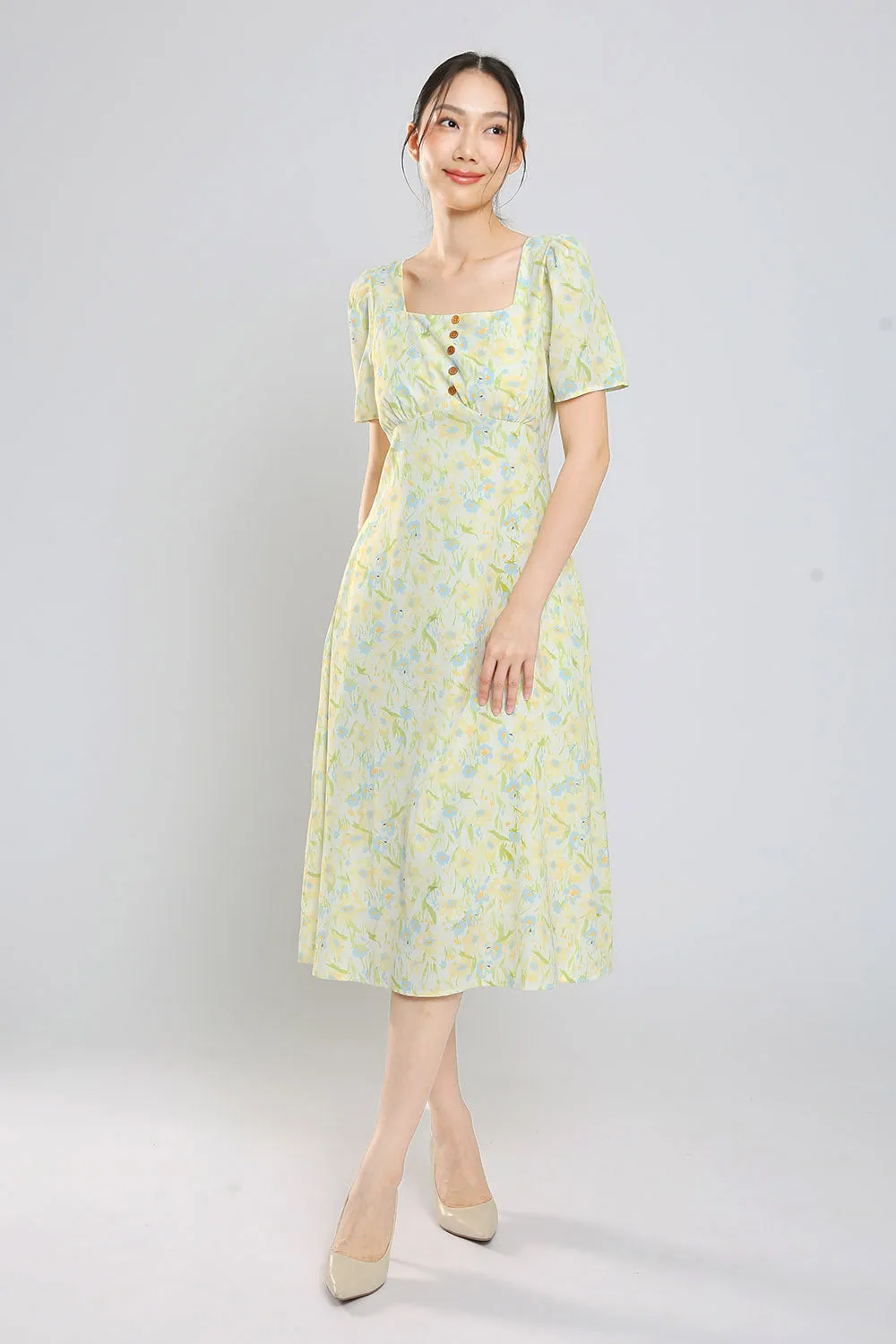 Belunna Maxi Dress in Light Yellow Floral
