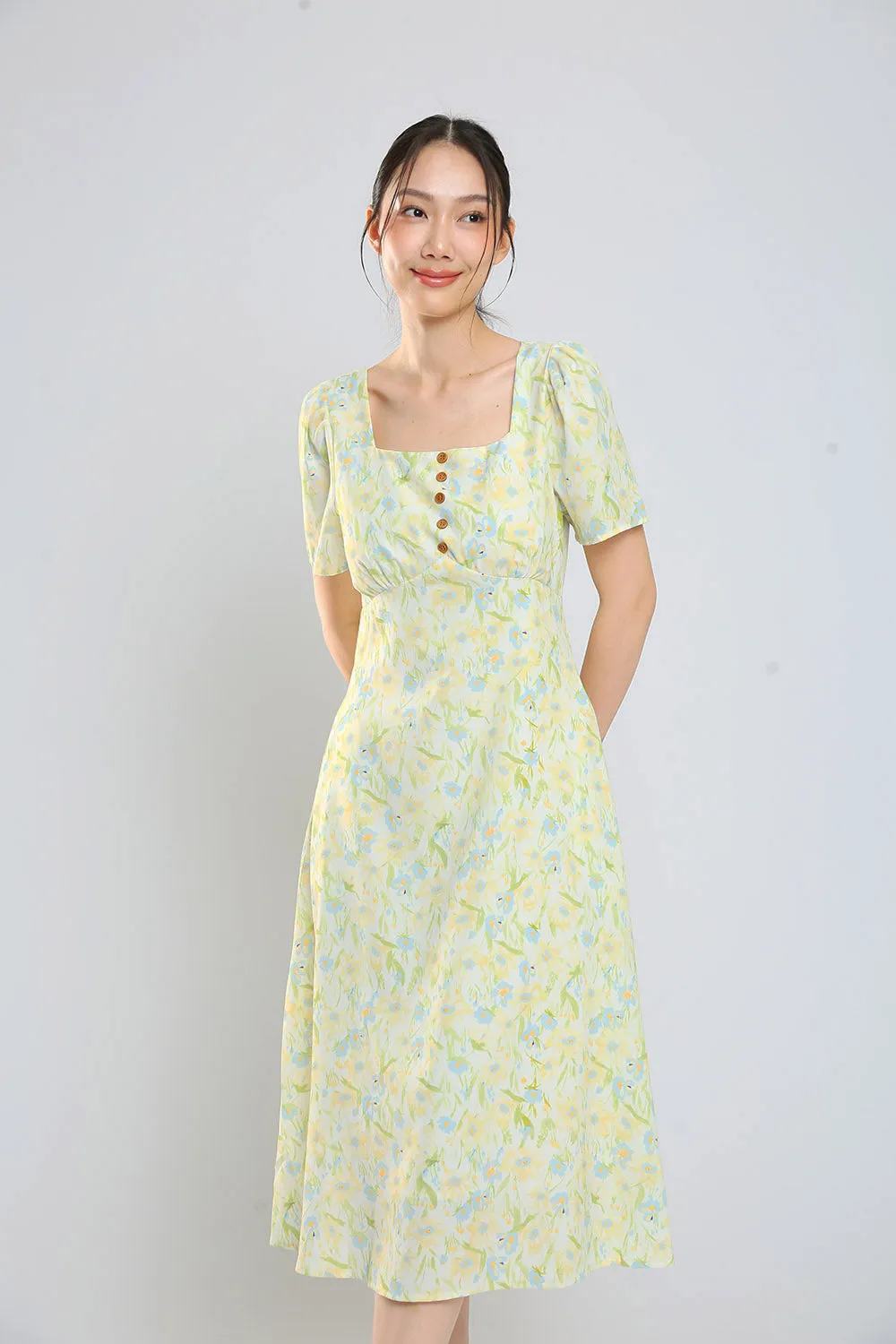 Belunna Maxi Dress in Light Yellow Floral