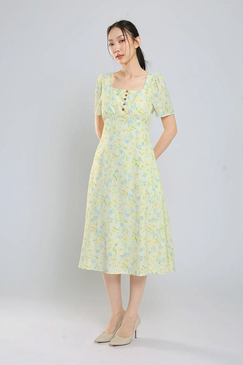 Belunna Maxi Dress in Light Yellow Floral