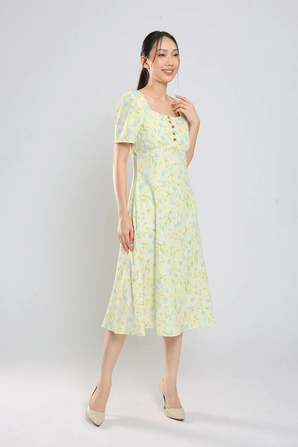 Belunna Maxi Dress in Light Yellow Floral