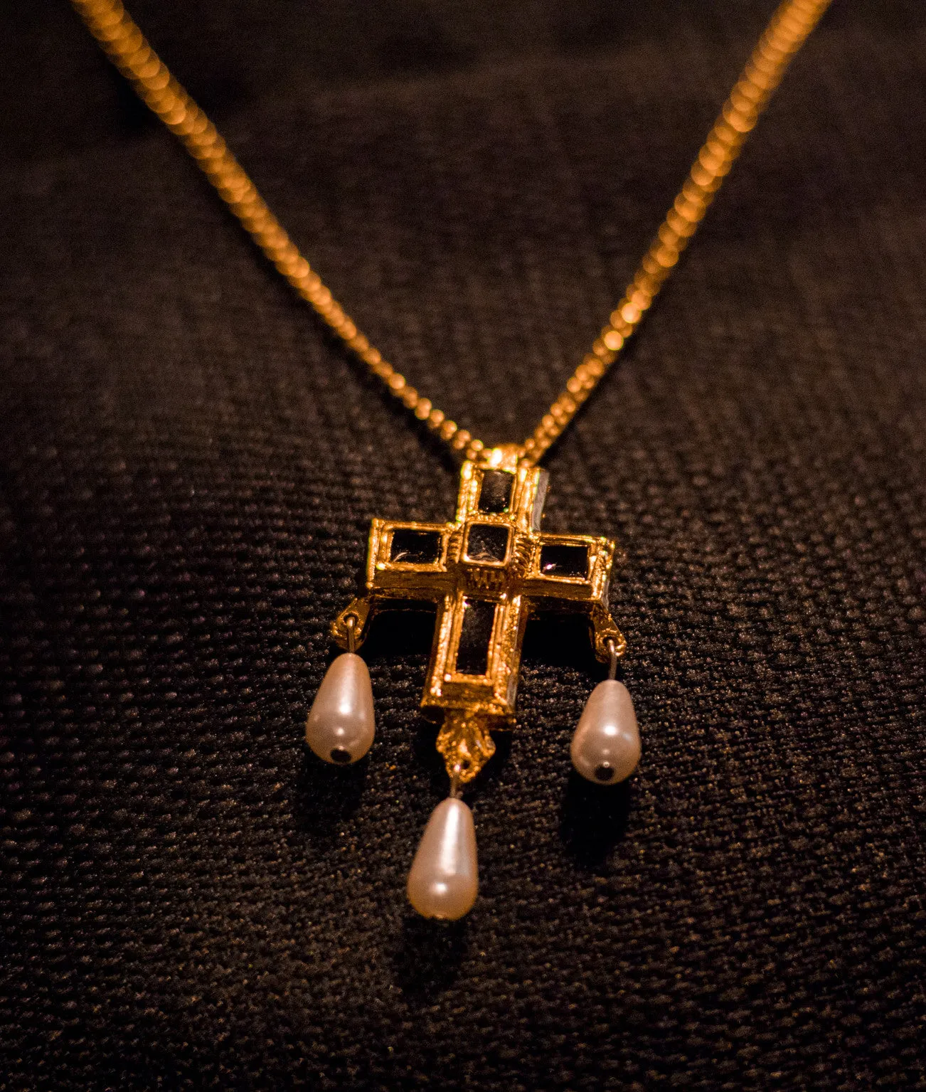 Cross Pendant with enamel and faux pearls - W-41