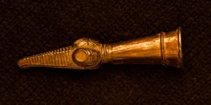 Dragon drinking horn end - Y-34