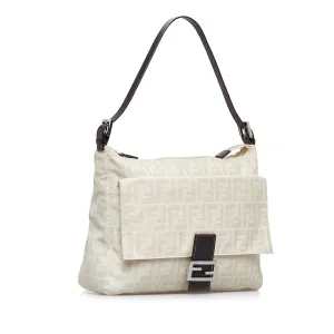 Fendi Zucca Canvas Shoulder Bag (SHG-pQEHOK)