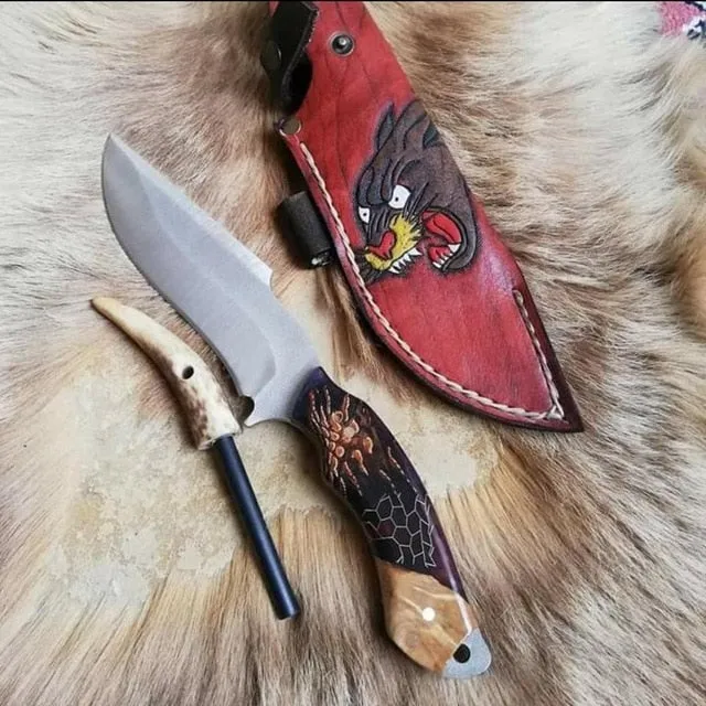 Handmade Bushcraft Knife with Artistic Sheath