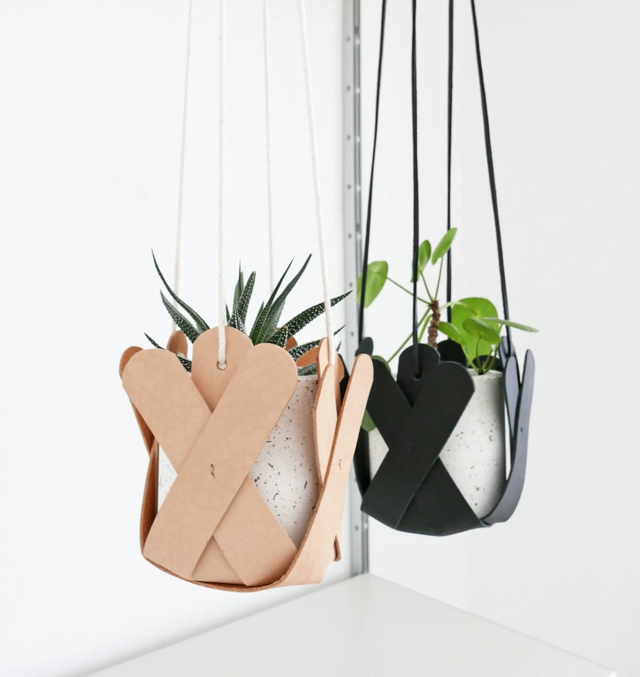 Hanging Petal Planter - Black