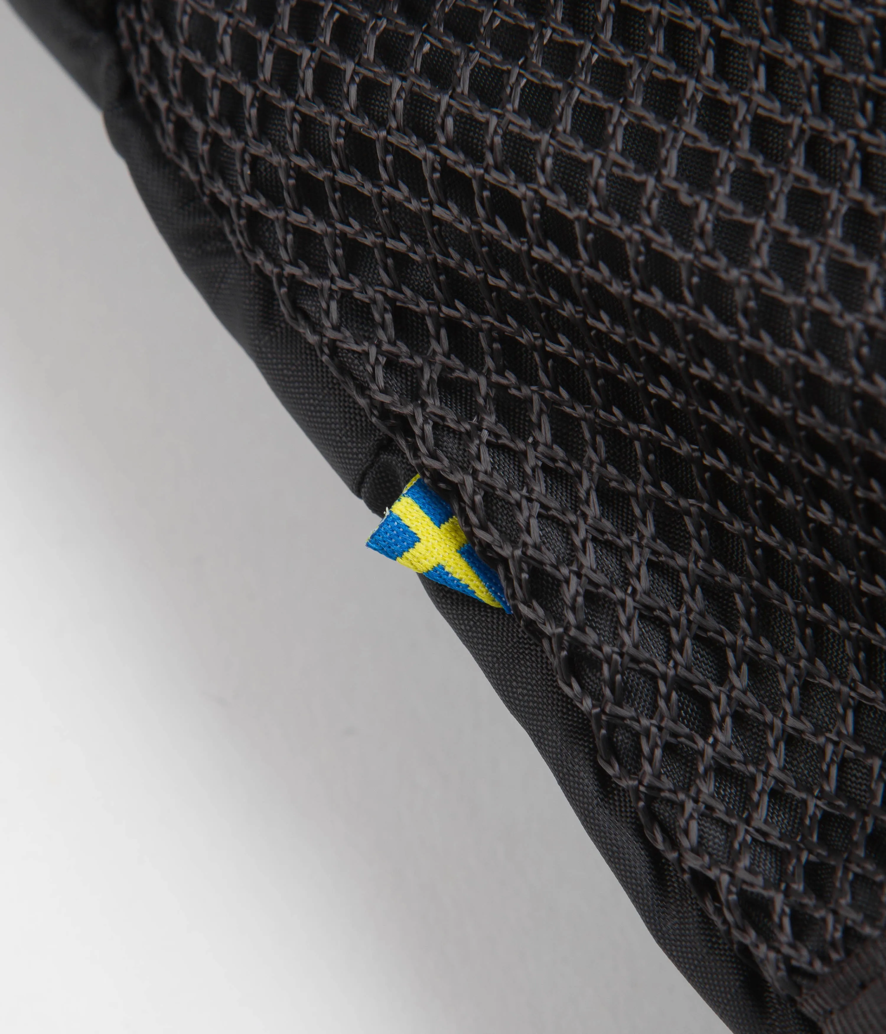Klattermusen Algir Multislots Bag - Raven