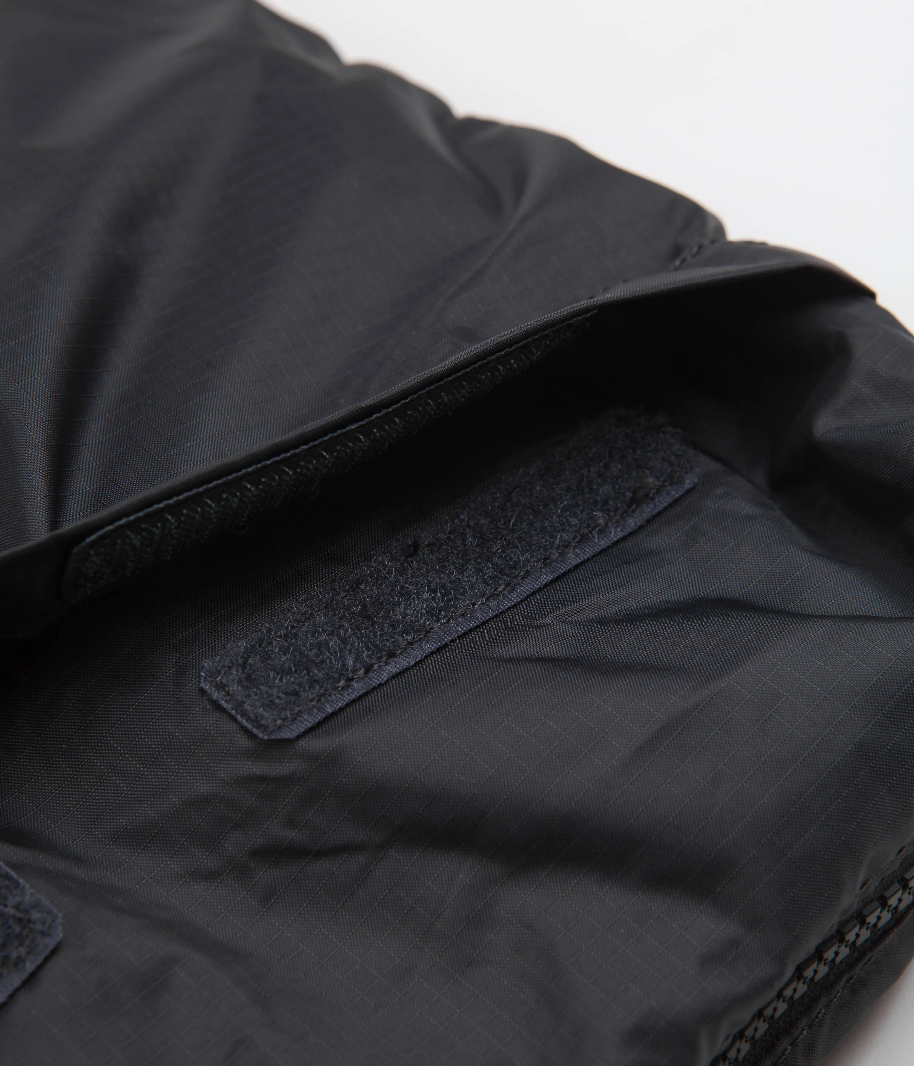 Klattermusen Algir Multislots Bag - Raven