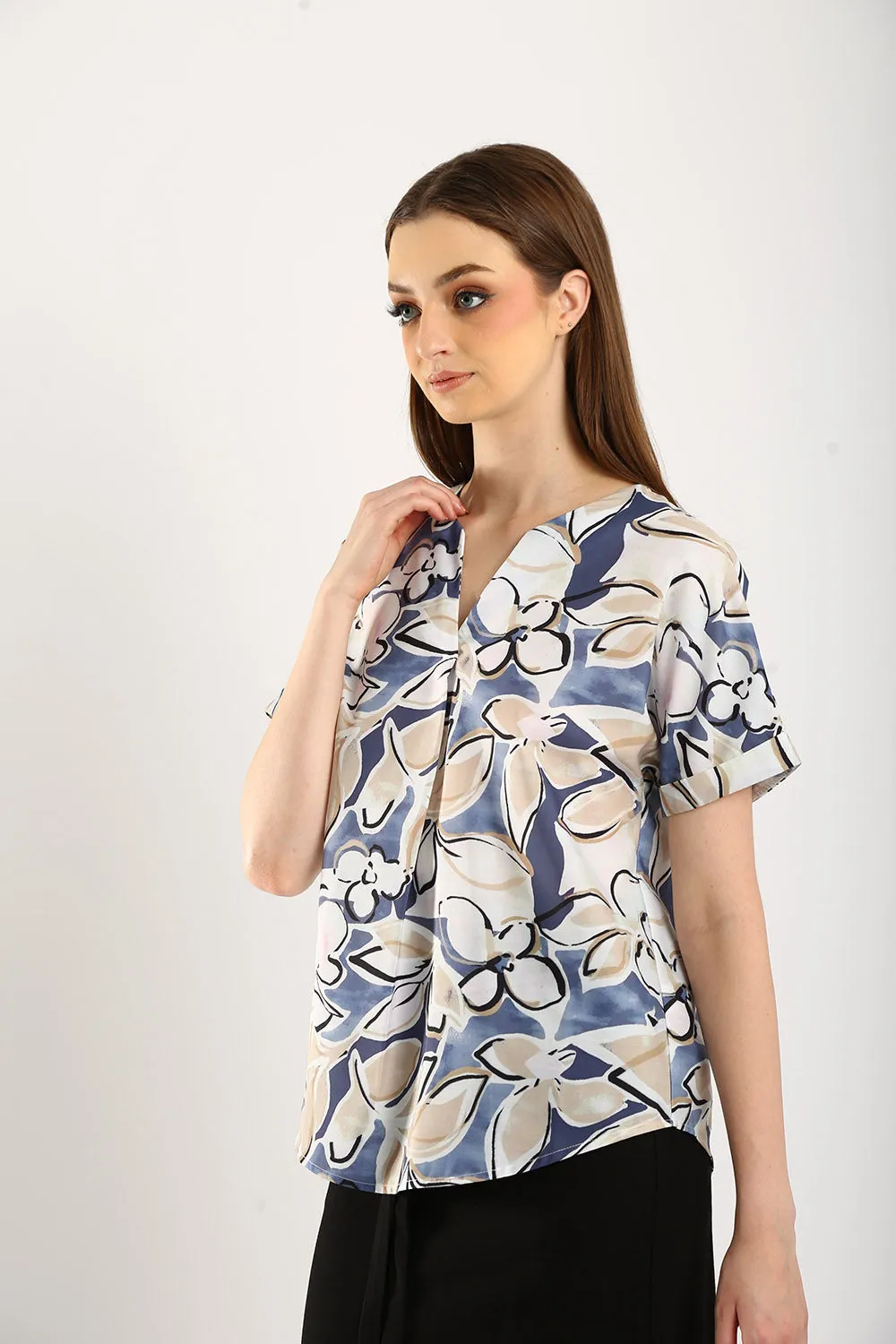 Lucienne Floral Cotton-Linen Blouse in Soft Blue