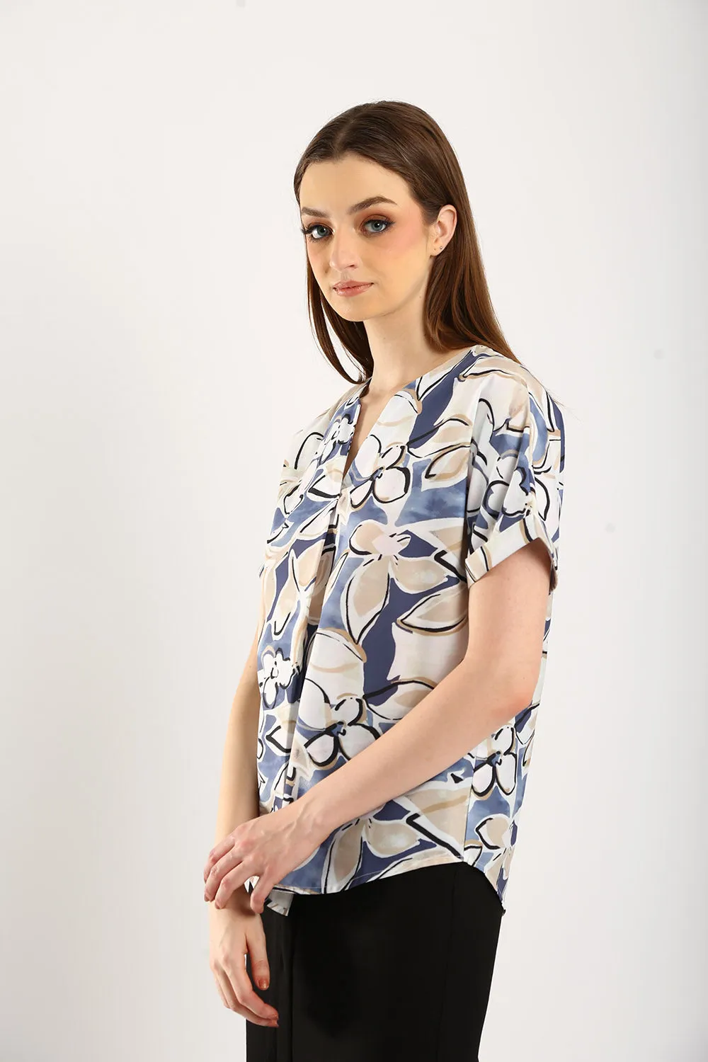 Lucienne Floral Cotton-Linen Blouse in Soft Blue