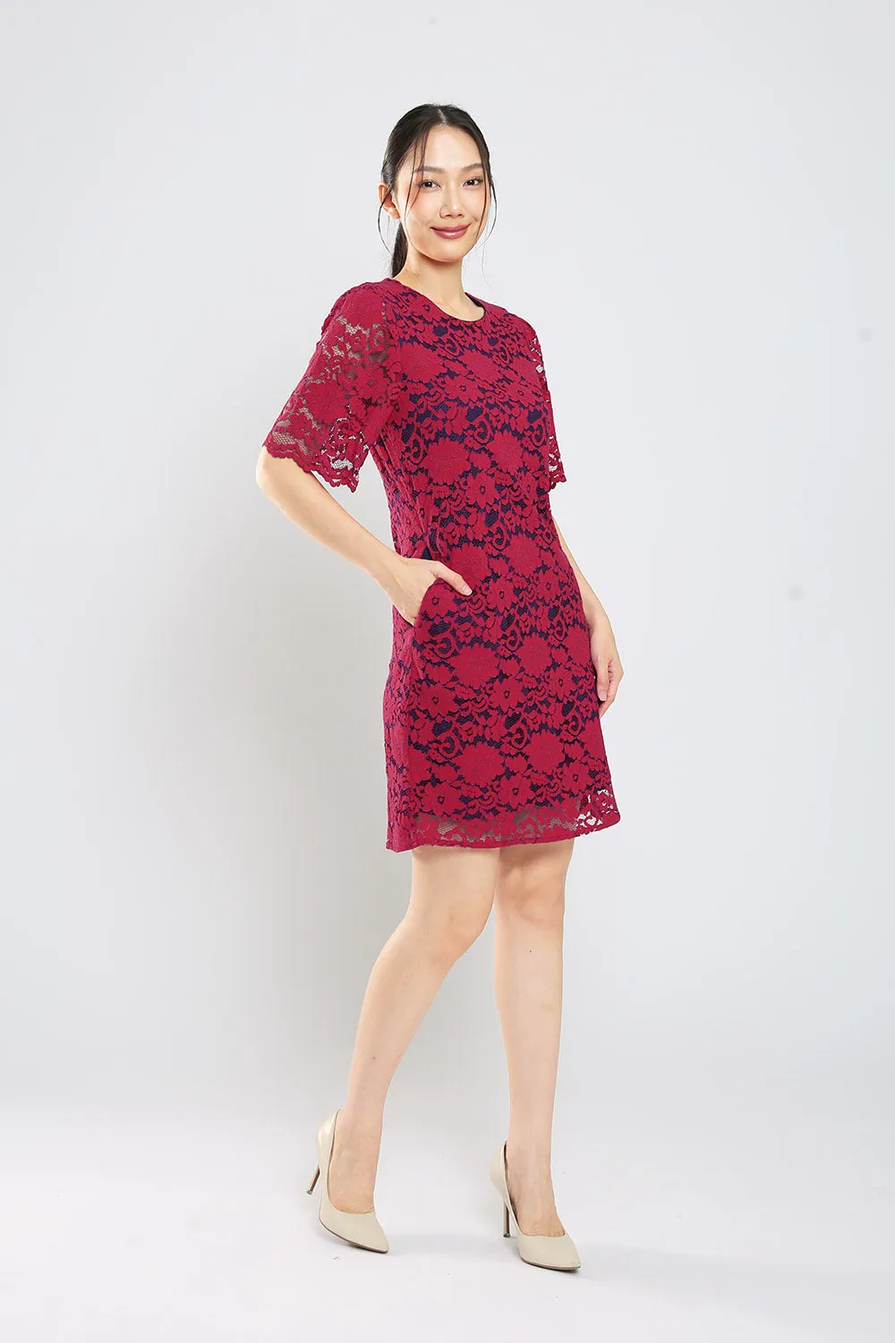 Mallorie Lace Dress in Red