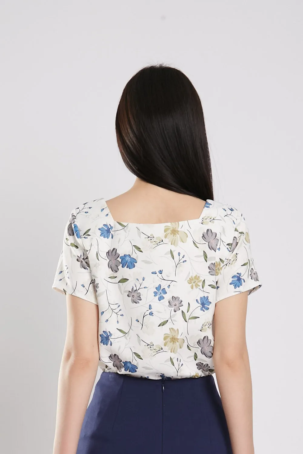 Nesri Blouse in Floral Print