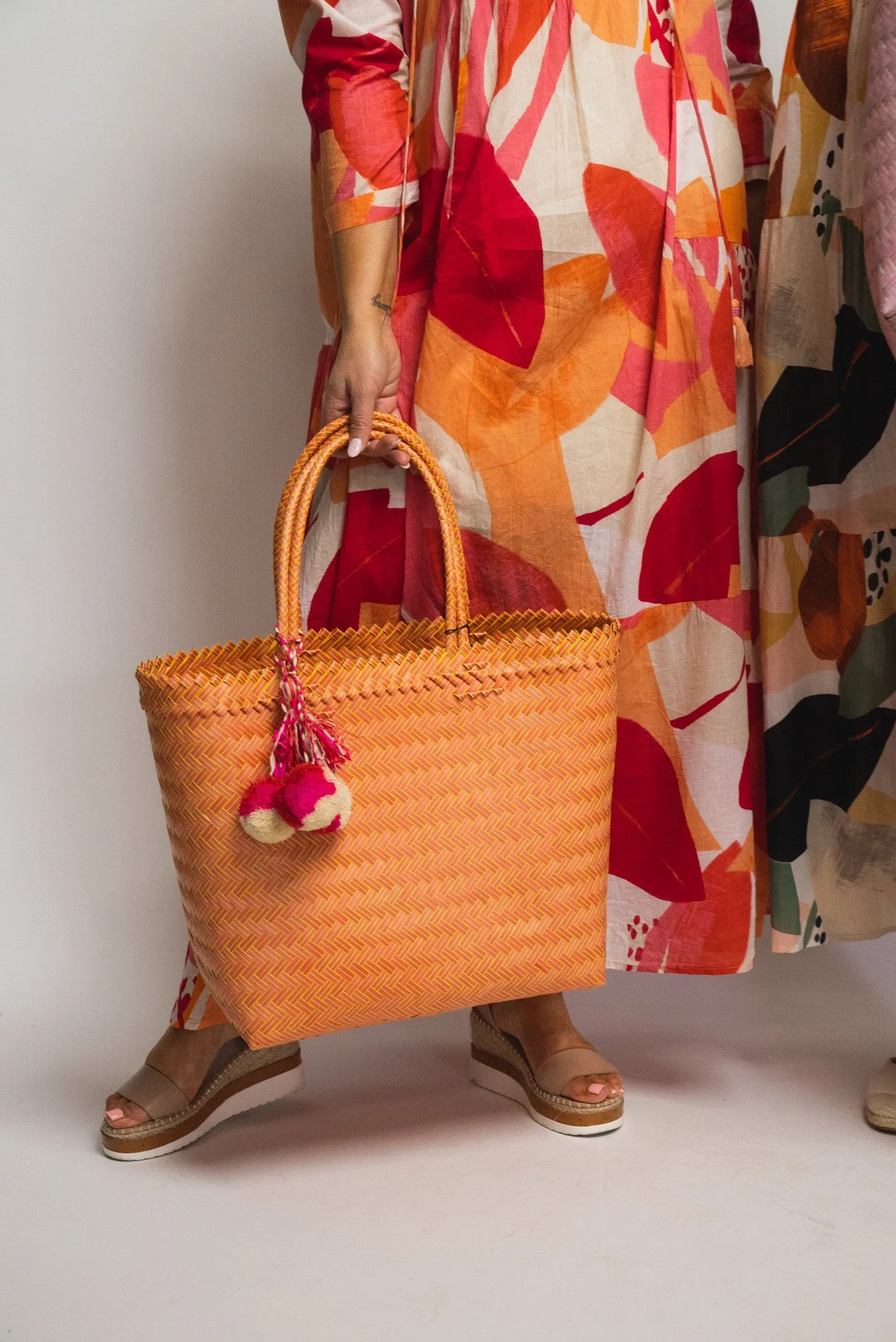 POMPOM BEACH BAG