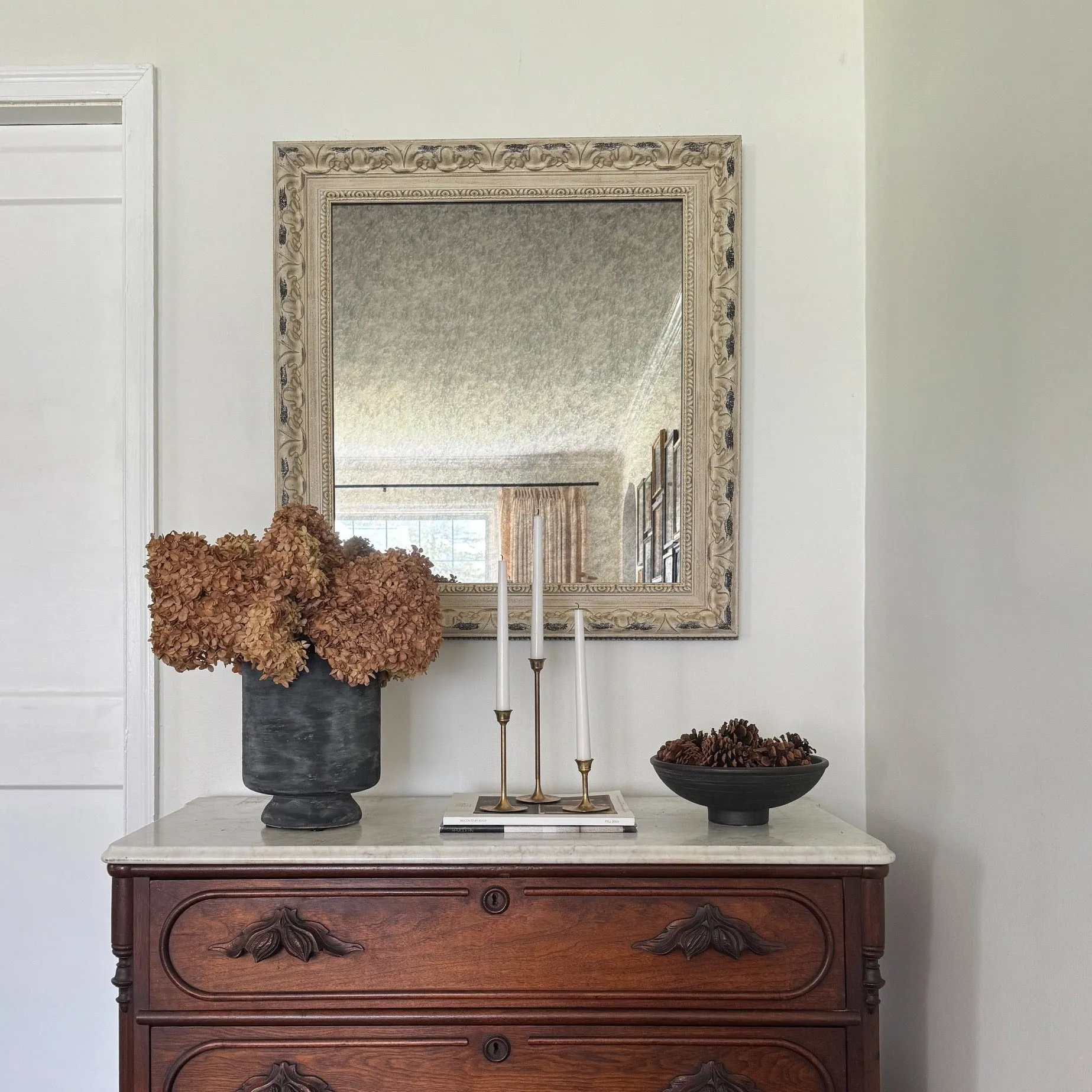 Winston (Antique White)